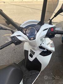 Scooter sh 300