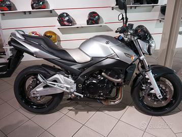 Suzuki GSR600