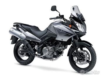 Suzuki v-strom per ricambi da smontare