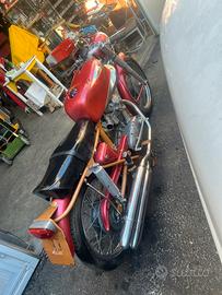 Moto ducati 200 elite