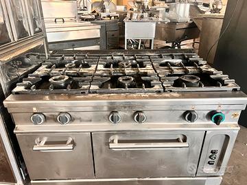 Cucina 6 fuochi con forno