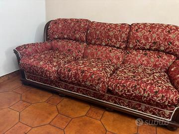 Divano a tre posti 