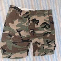 Pantaloncini militari cargo con tasche laterali