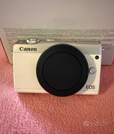 Canon EOS M100 + 2 obiettivi + accessori