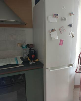 maxi frigo Indesit  