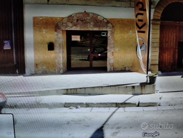 Locale pizzeria ,ristorante