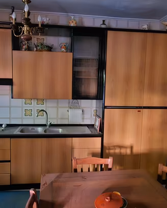 cucina Scavolini con tavolo e 4 sedie