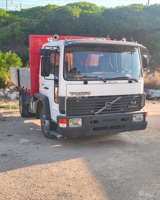 Camion volvo FL6 