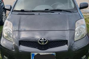 Toyota yaris 2010