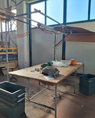 TAVOLI DA LAVORO IN FERRO - AUTOPORTANTI varie mis