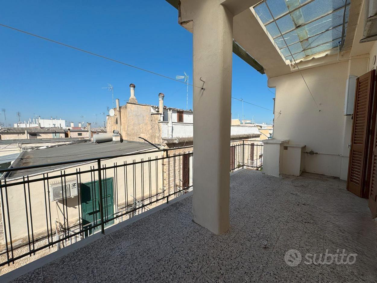 Ampio appartamento con veranda e soffitta in Ruvo - Vista 5