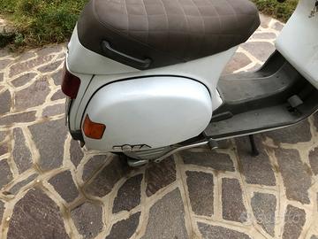 Vespa cosa 125