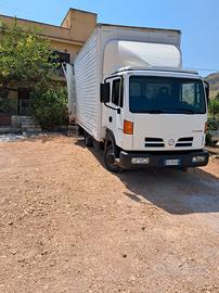 nissan in condizioni buone