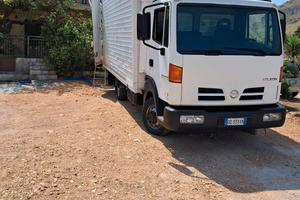 nissan in condizioni buone