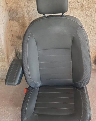 SEDIA ANTERIORE LATO GUIDA DACIA SANDERO STEPWAY