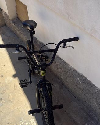 Bmx bicicletta
