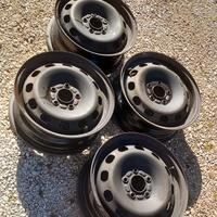 4 cerchi in ferro Ford e 2 gomme termiche +bulloni
