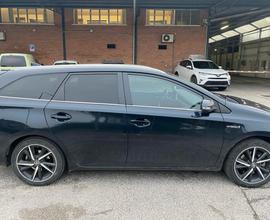 Toyota AURIS FULL HYBRID