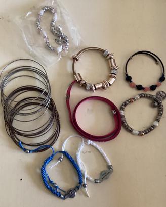 Lotto bracciali donna vari modelli