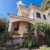 Villa caposchiera con giardino a Portoscuso