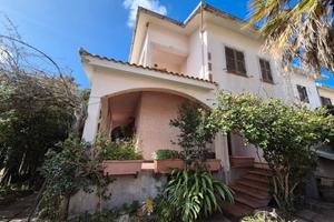 Villa caposchiera con giardino a Portoscuso