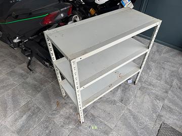 Scaffalatura in ferro