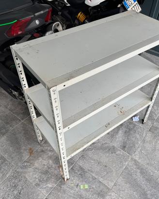 Scaffalatura in ferro
