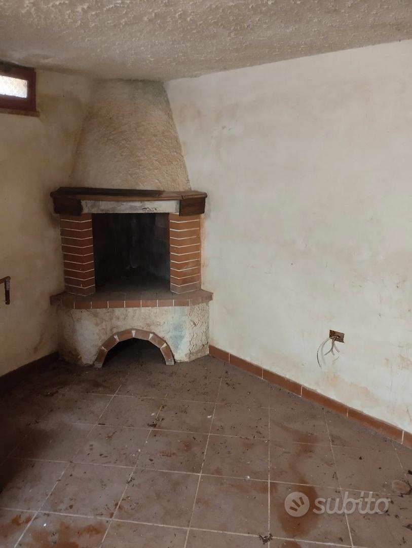 Terreno recintato con piccola costruzione - Altro