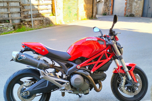 Ducati Monster 696+