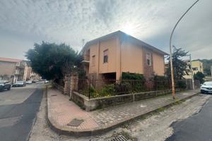 Bosa VILLA Indipendente con 500 mq di Giardino