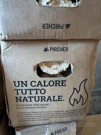 22 scatole di bricchetti di legna Pircher da 9 kg