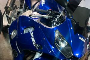 Yamaha R6