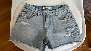 Pantaloncini levis jeans
