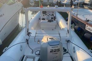 Mariner 750 CVR +Honda 225 HP