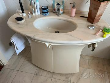 Mobile bagno piano in marmo