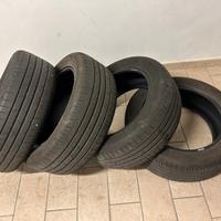 Gomme 215/55 r17