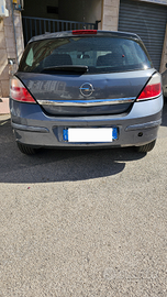 Opel Astra 2005 con motore perfetto