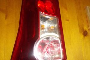 fanale posteriore dacia logan pick up anno 2009