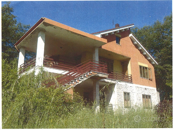 Villa Singola con terreno e 1 ettaro bosco