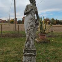 statua in pietra