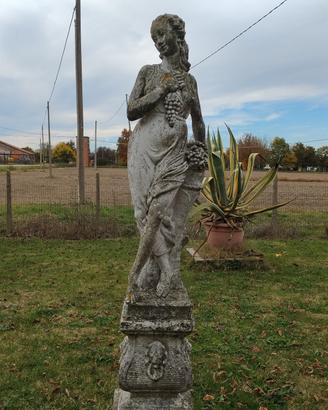 statua in pietra
