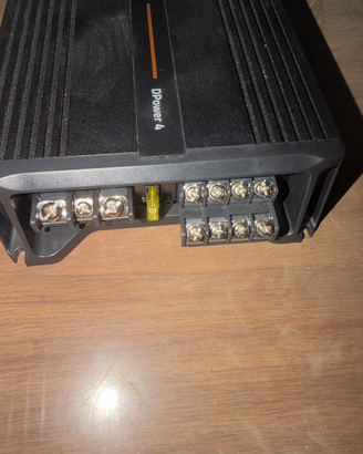 Amplificatore e subwoofer