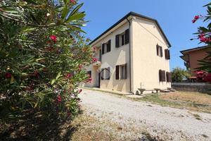 PORZIONE DI BIFAMILIARE A ISTRANA