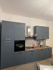 Cucina moderna grigio opaco, pari al nuovo, compl