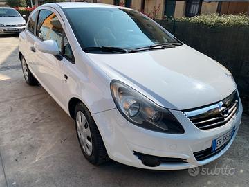 Opel corsa 1.2 gpl 2010