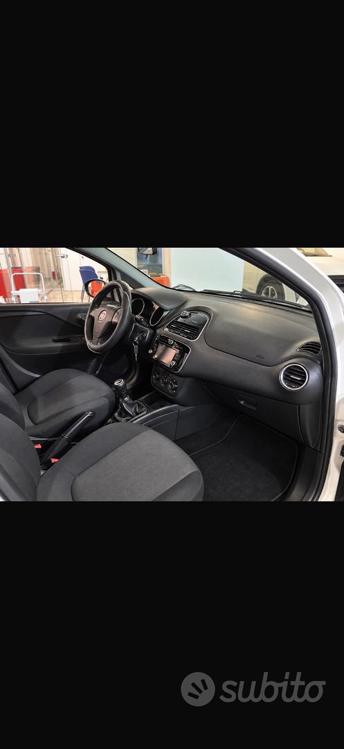 Fiat Punto 2013 photo 3