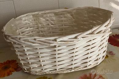 Cesta in vimini bianca