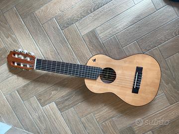 Guitalele Yamaha