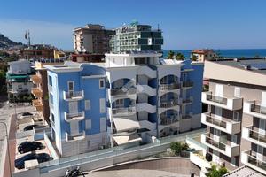 2 LOCALI A GROTTAMMARE