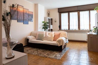 Borgo milano, ampio appartamento con ascensore